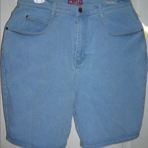 ***Denim & Company Size 20 Stretch Jean Short, NWT